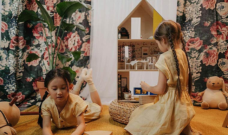 Minik ve Şık Ev İçi Ahşap Çocuk Oyun Evleri