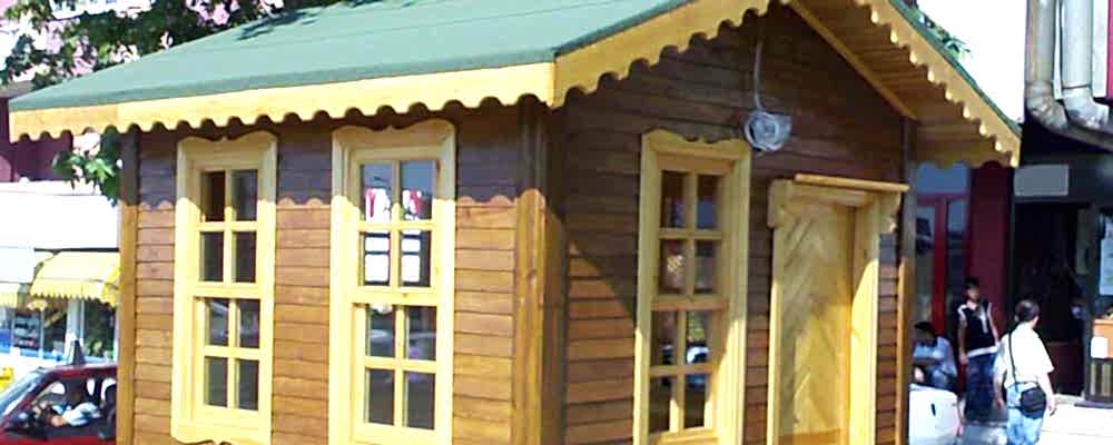 Ahşap Taksi Durakları