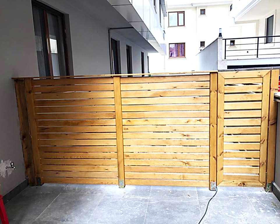Bahçe Katı Ahşap Çit