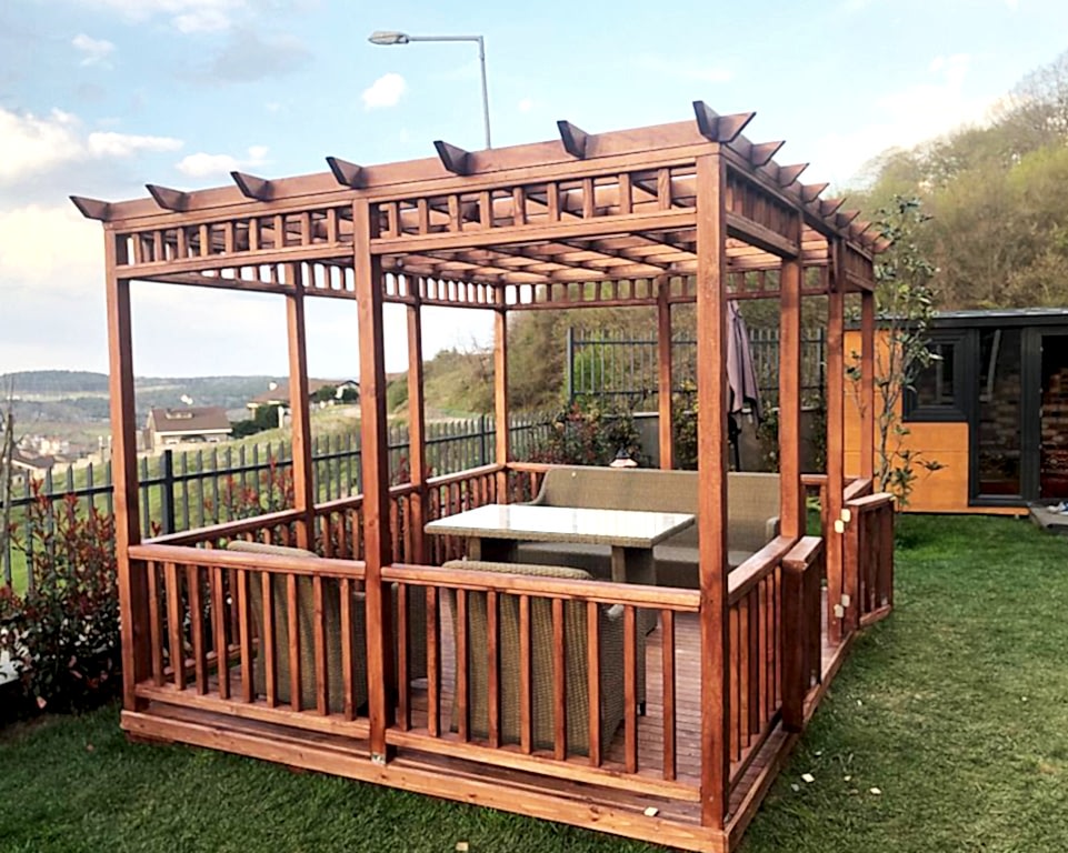 Zekeriyaköy Ahşap Pergola